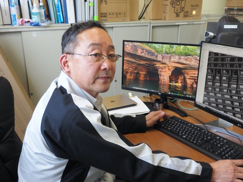 取締役 技術部長の竹樋満寛氏。土木現場で40年もの経験を持つベテランがCivil 3Dを使いこなす